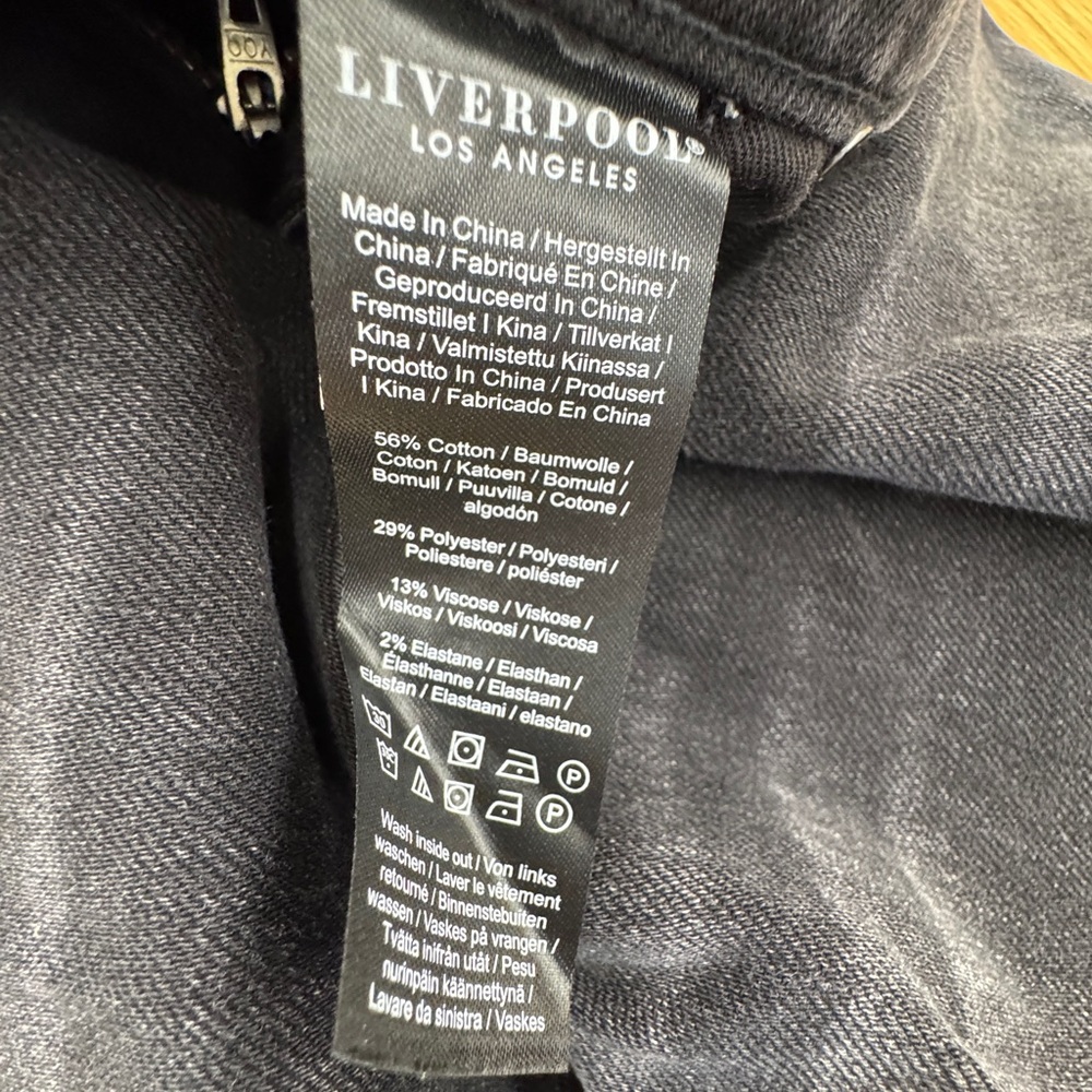 Liverpool LA Black The Girlfriend Straight Leg Cuffed Jeans 8/29 Fall Minimalist - Picture 3 of 5